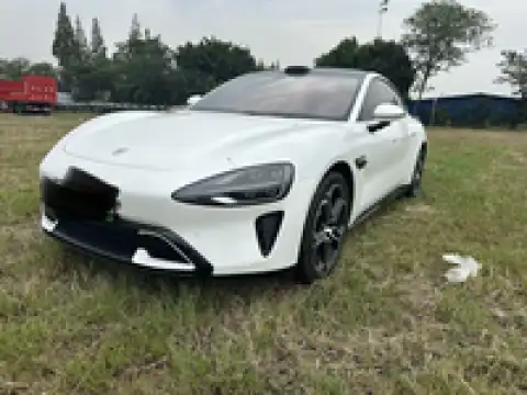 XIAOMI SU7
