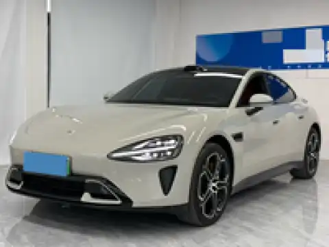 XIAOMI SU7