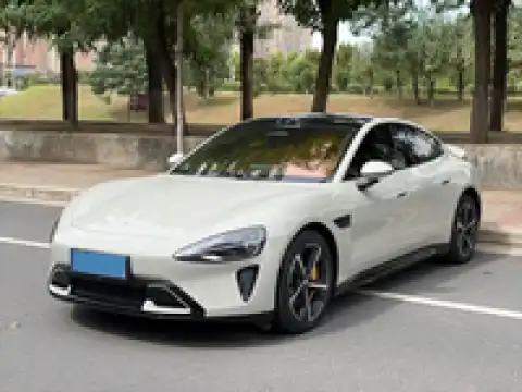 XIAOMI SU7