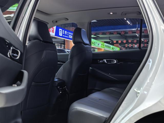 Geely EX5