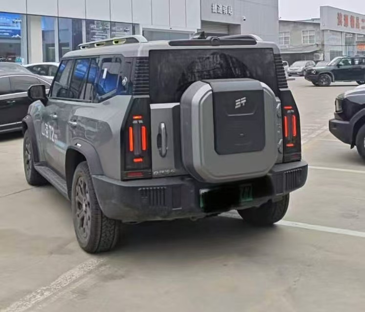 JETOUR T2 HYBRYDA