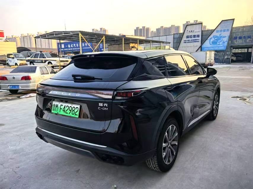 EXEED Yaoguang (Omoda 9) Hybryda