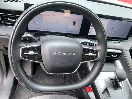 ROEWE D5X (MG HS HYBRYDA)