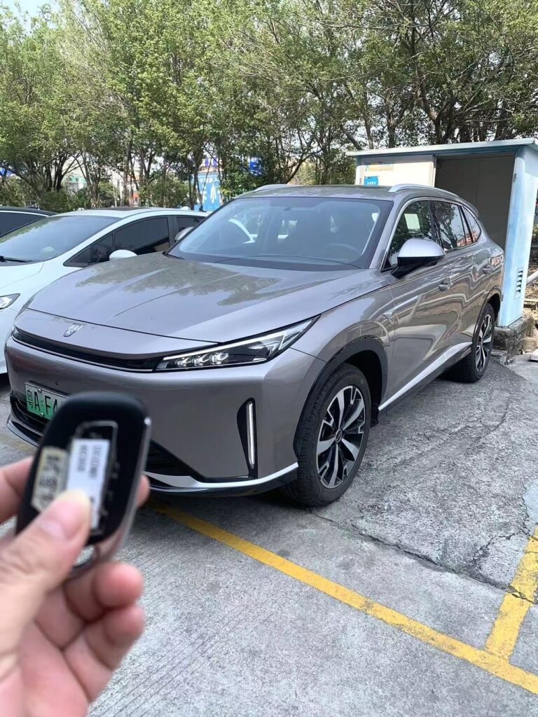 ROEWE D5X (MG HS HYBRYDA)