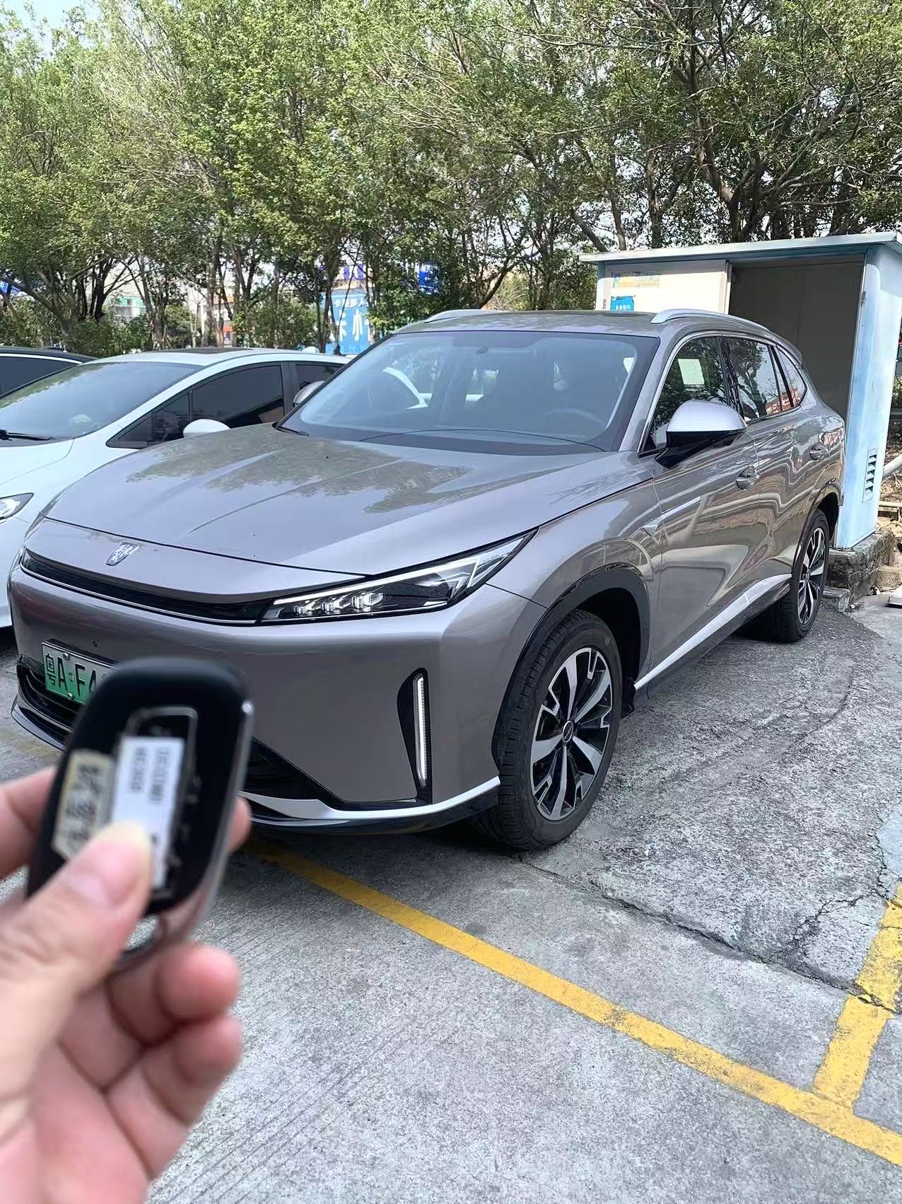 Read more about the article ROEWE D5X (MG HS HYBRYDA)
