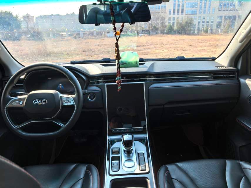 JAC T8