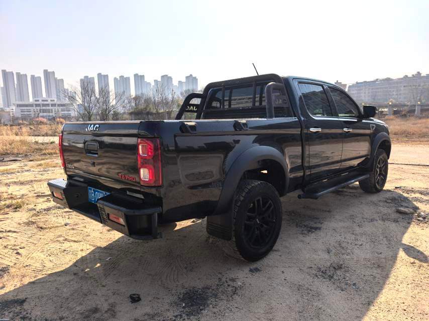 JAC T8