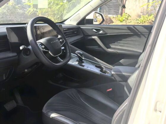 ROEWE D5X (MG HS HYBRYDA)