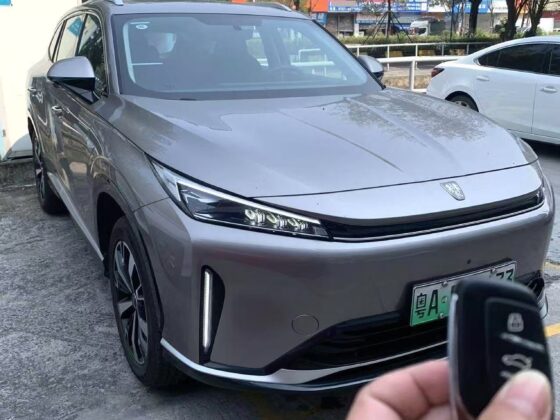 ROEWE D5X (MG HS HYBRYDA)