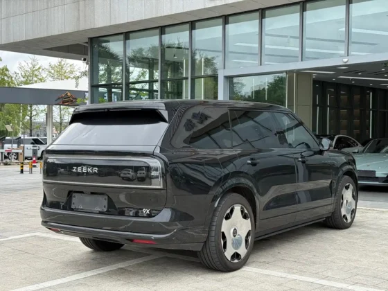 ZEEKR 9X BLACK EDITION