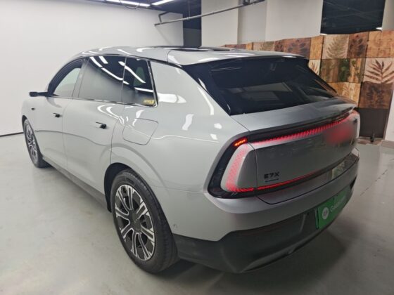 AUDI E7X PIONEER QUATTRO