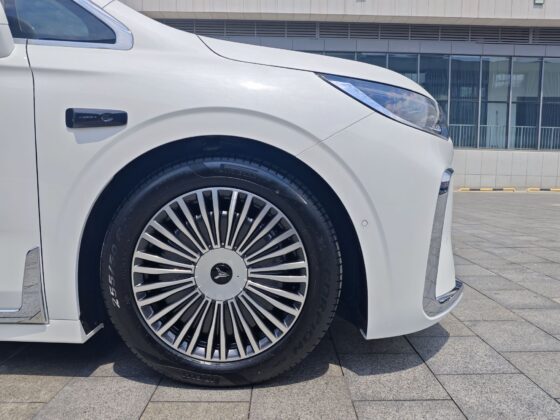 VOYAH DREAM FLAGSHIP AWD
