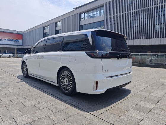 VOYAH DREAM FLAGSHIP AWD