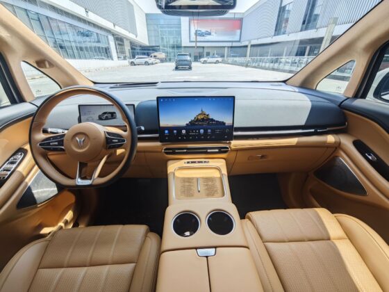 VOYAH DREAM FLAGSHIP AWD