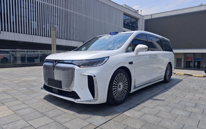 VOYAH DREAM FLAGSHIP AWD